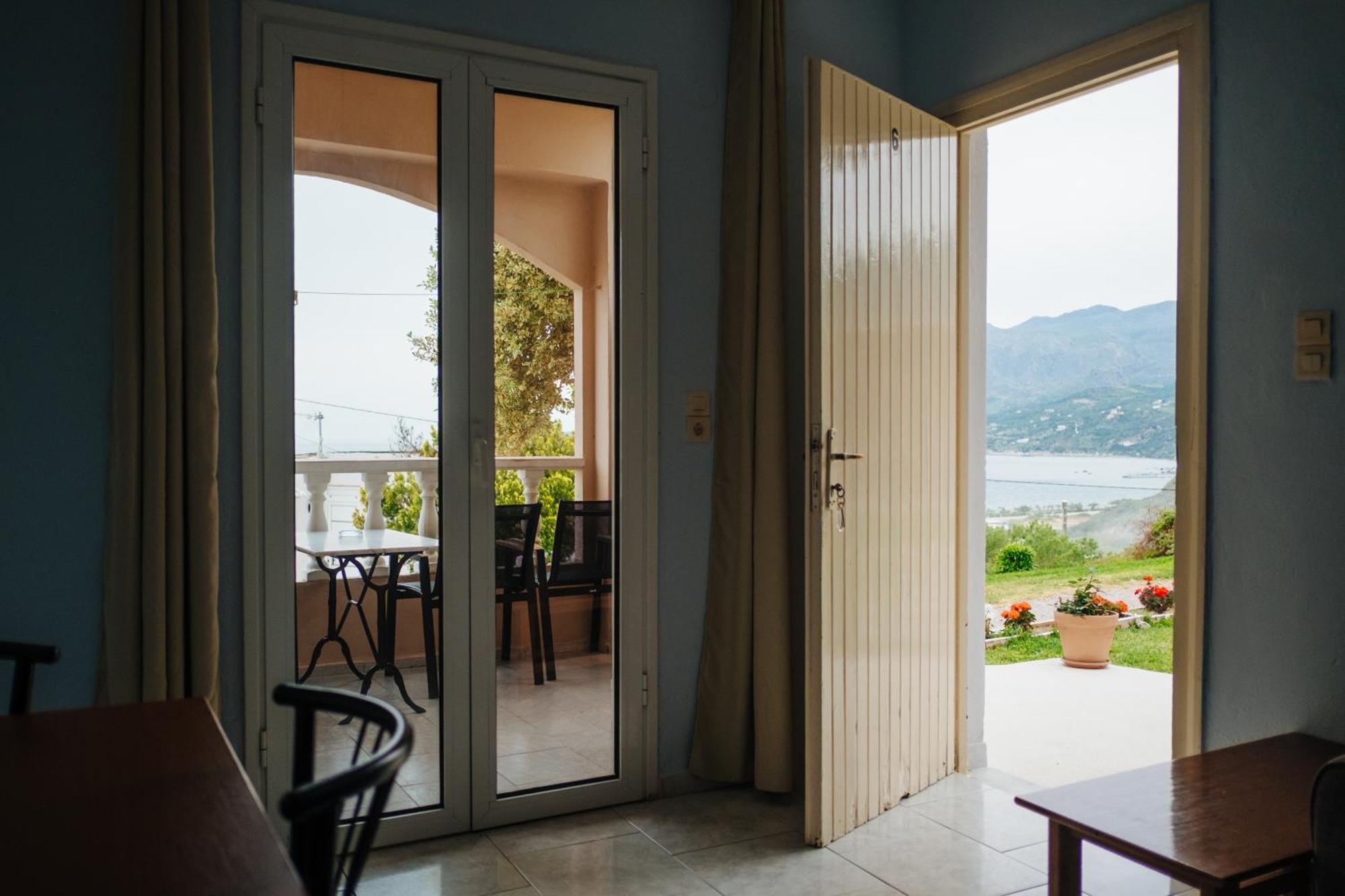 Finikas Apartments Plakias Ngoại thất bức ảnh