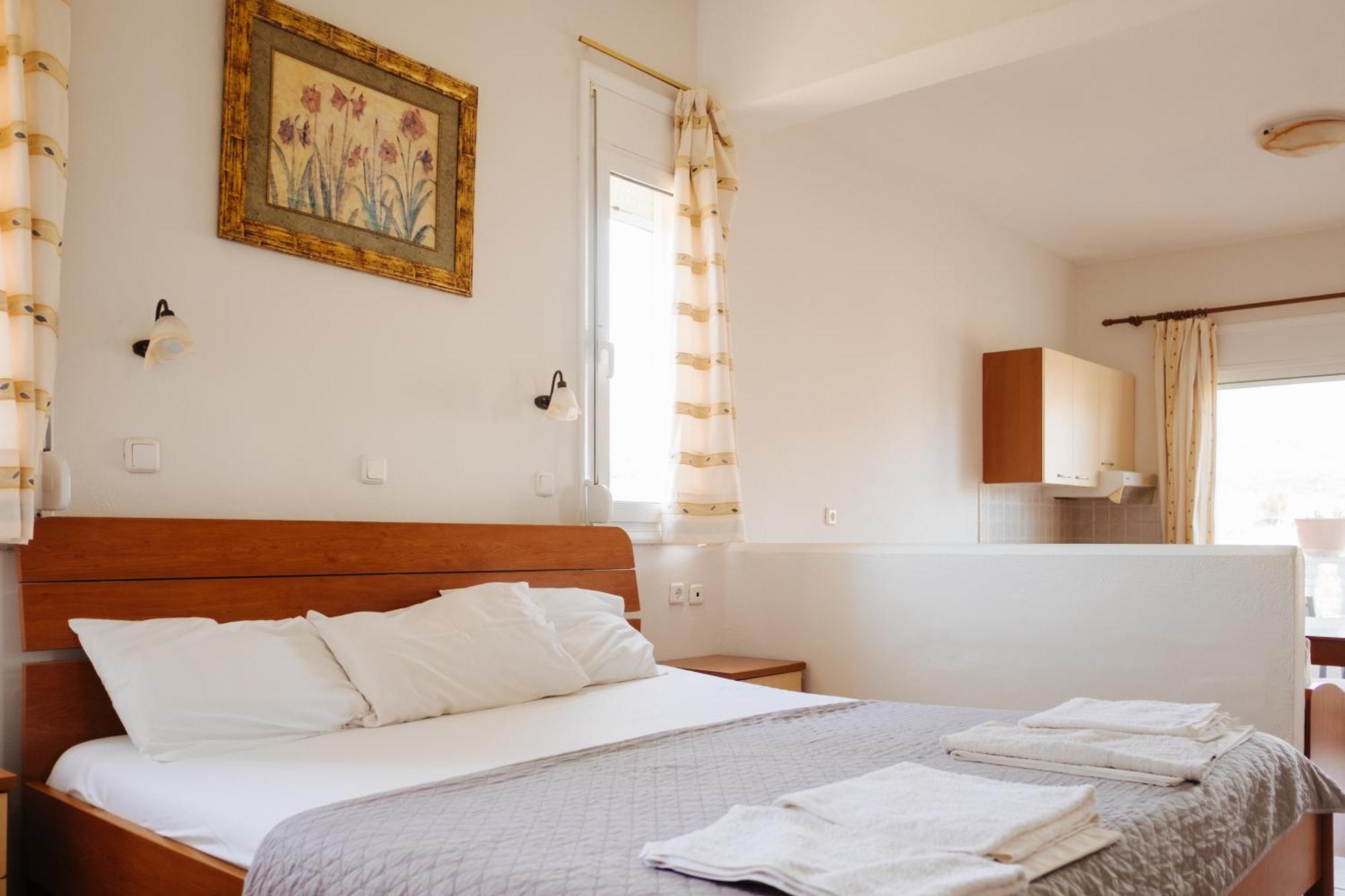 Finikas Apartments Plakias Ngoại thất bức ảnh