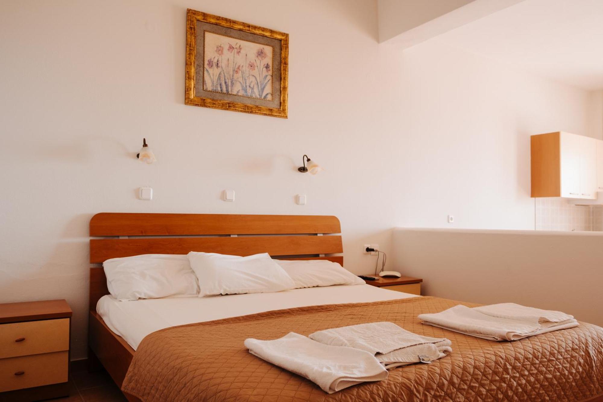 Finikas Apartments Plakias Ngoại thất bức ảnh