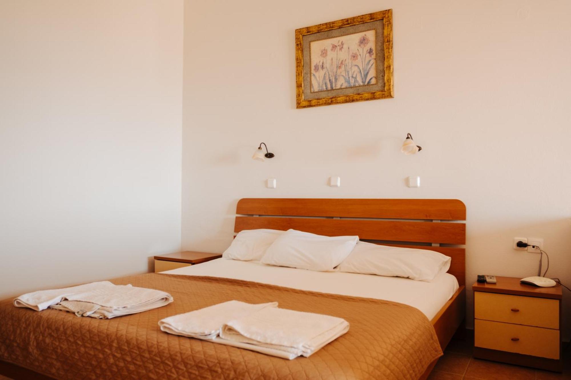 Finikas Apartments Plakias Ngoại thất bức ảnh