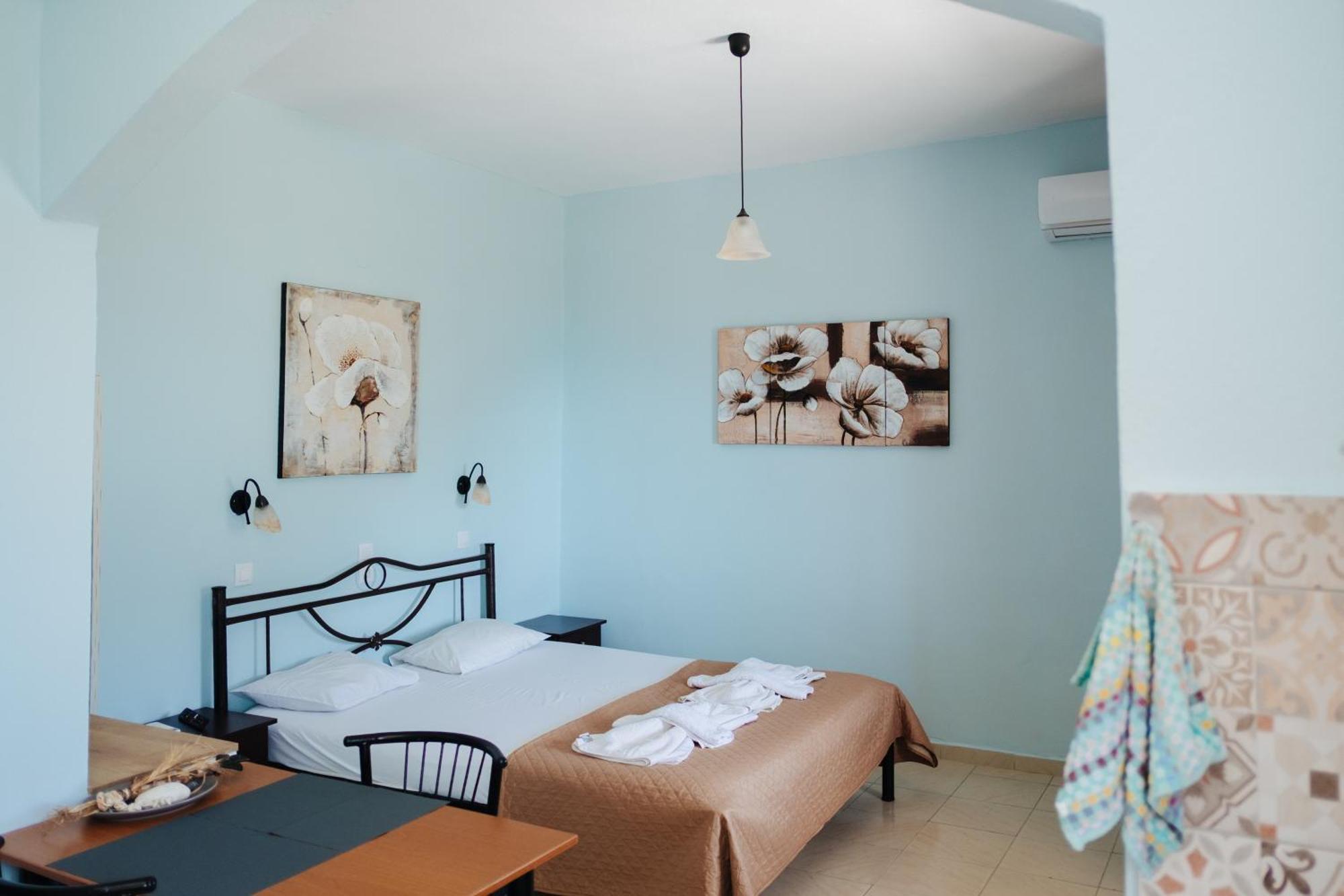 Finikas Apartments Plakias Ngoại thất bức ảnh